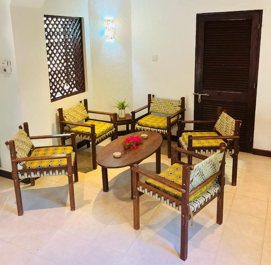 Tiwi Tatu Apartment Exterior photo