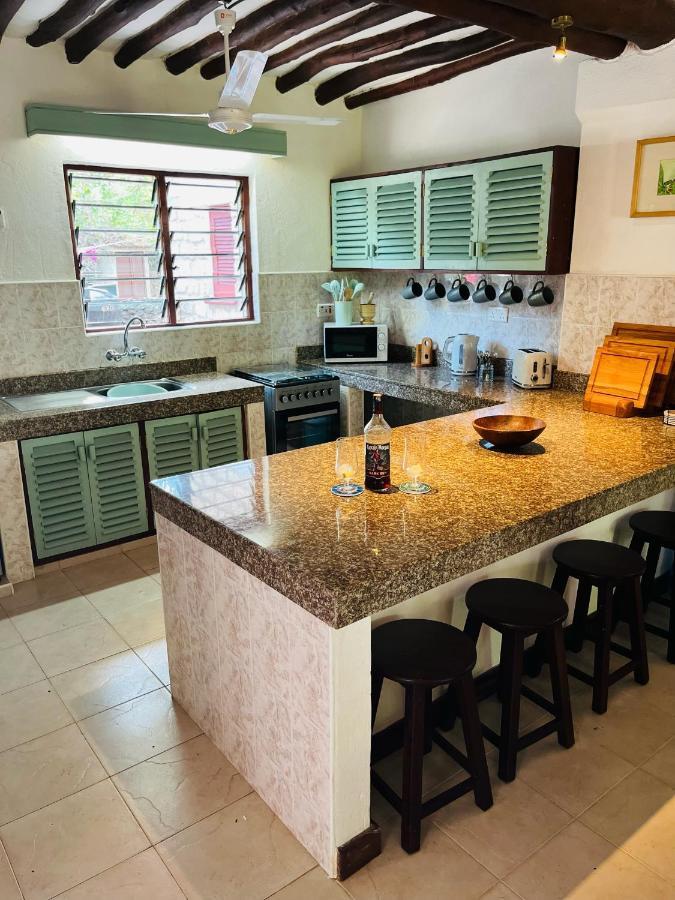 Tiwi Tatu Apartment Exterior photo